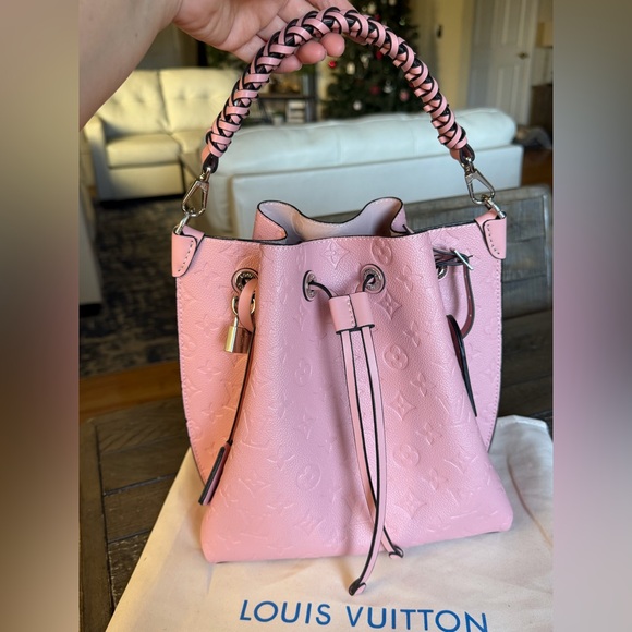 LV Muria Embossed Pink Bucket Bag Branded Handle, Jasmin Monogram Crossbody New - Picture 3 of 17